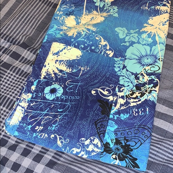 Scrub top - Picture 2 of 2